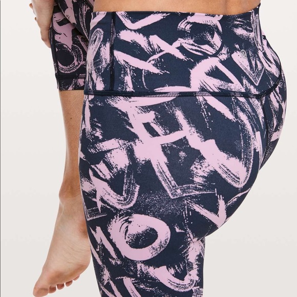 SOLD Wunder Under Crop 21” Size 8 - Picture 3 of 7